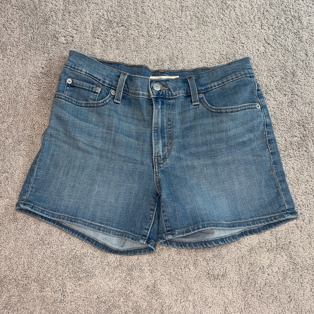 Levi Mid Length Short women's size 29 stretch
